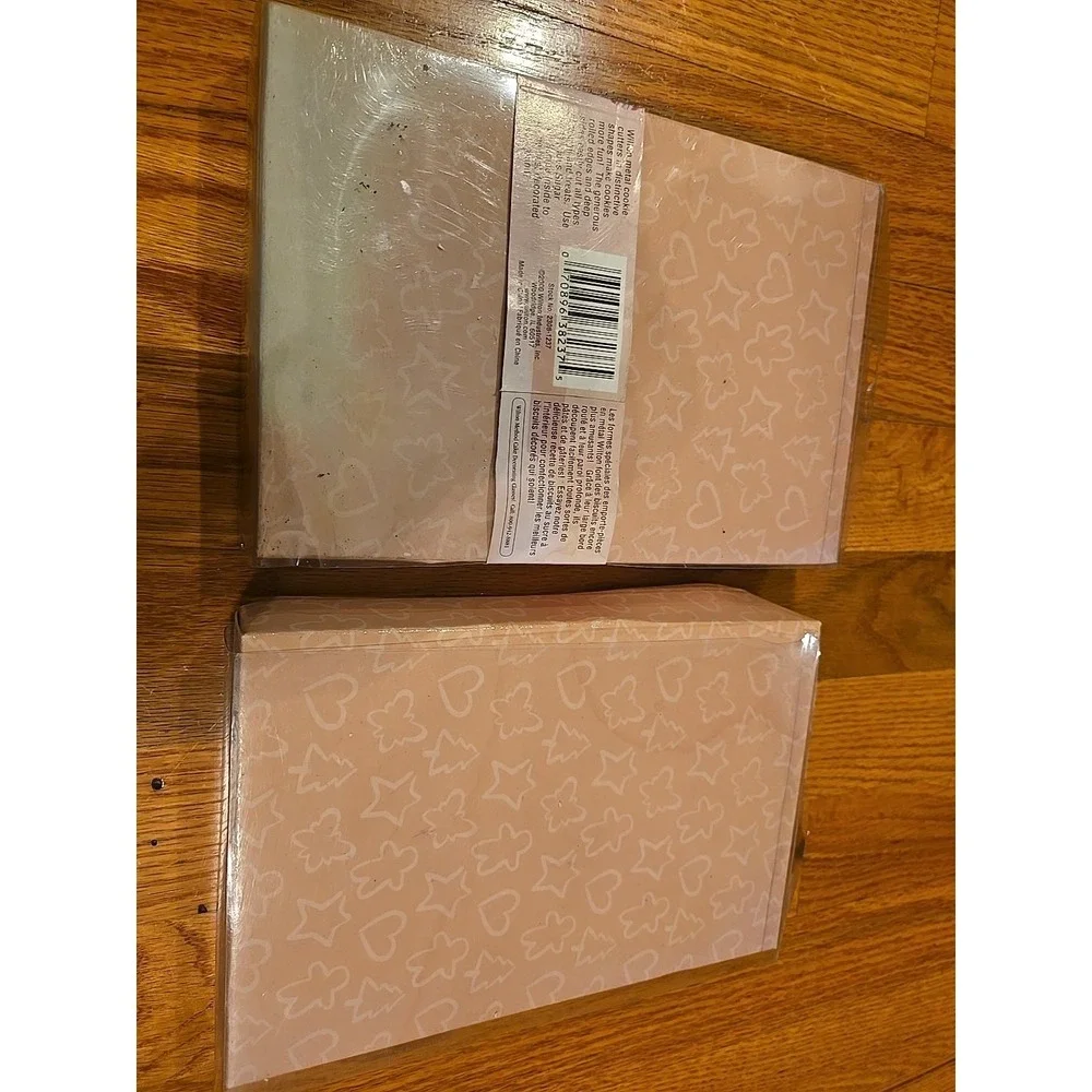 Wilton Hearts 7 Piece Valentine‎ Cookie Cutter 2 Sets